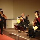 Raul Maldonado , Alberto Vingiano ( guitarra) y Cyril Garac (Violin)